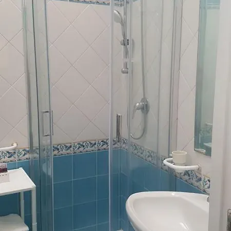 Su Piazza Matteotti Forio Centralissimi * Forio (Isola d'Ischia)