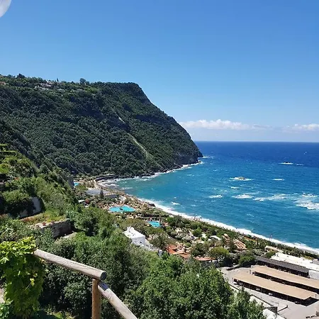 Su Piazza Matteotti Forio Centralissimi Apartment