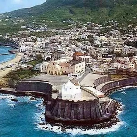 Su Piazza Matteotti Forio Centralissimi Apartment Forio (Isola d'Ischia)